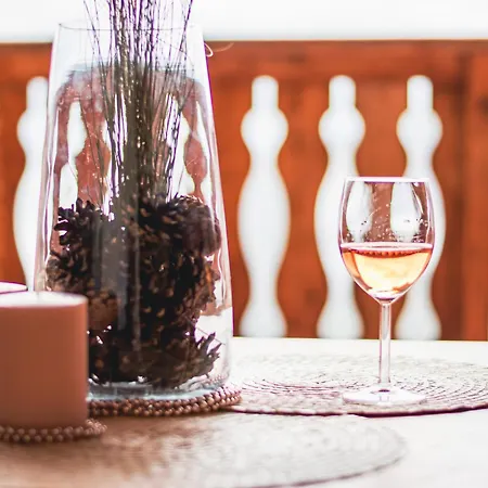 Duplex 1 Piece 6 Pers Avec Balcons Et Parking - Fr-1-504-167 * Uvernet-Fours